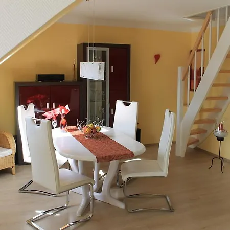 Wo 15 Im 2 Og Haus Stranddistel Zingst, Komfortable Fewo Fur 4 Pers Mit Wlan 아파트