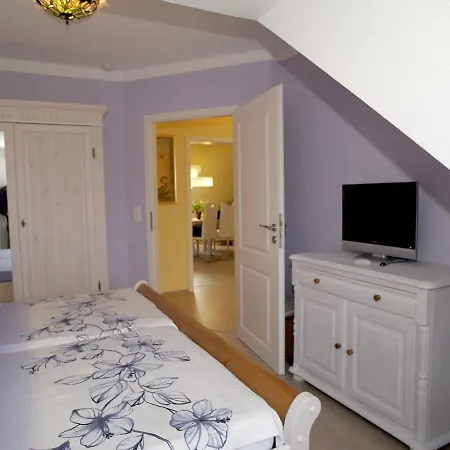 아파트 Wo 15 Im 2 Og Haus Stranddistel Zingst, Komfortable Fewo Fur 4 Pers Mit Wlan *